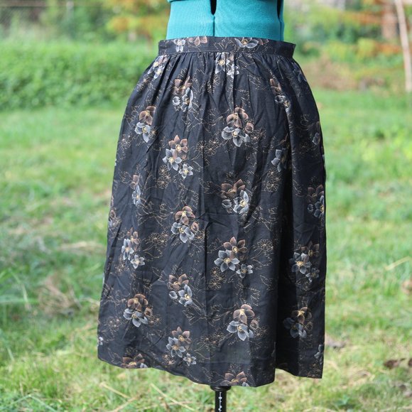 Vintage | floral skirt - Picture 1 of 6